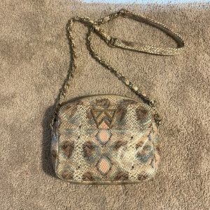 Kelly Wynn purse